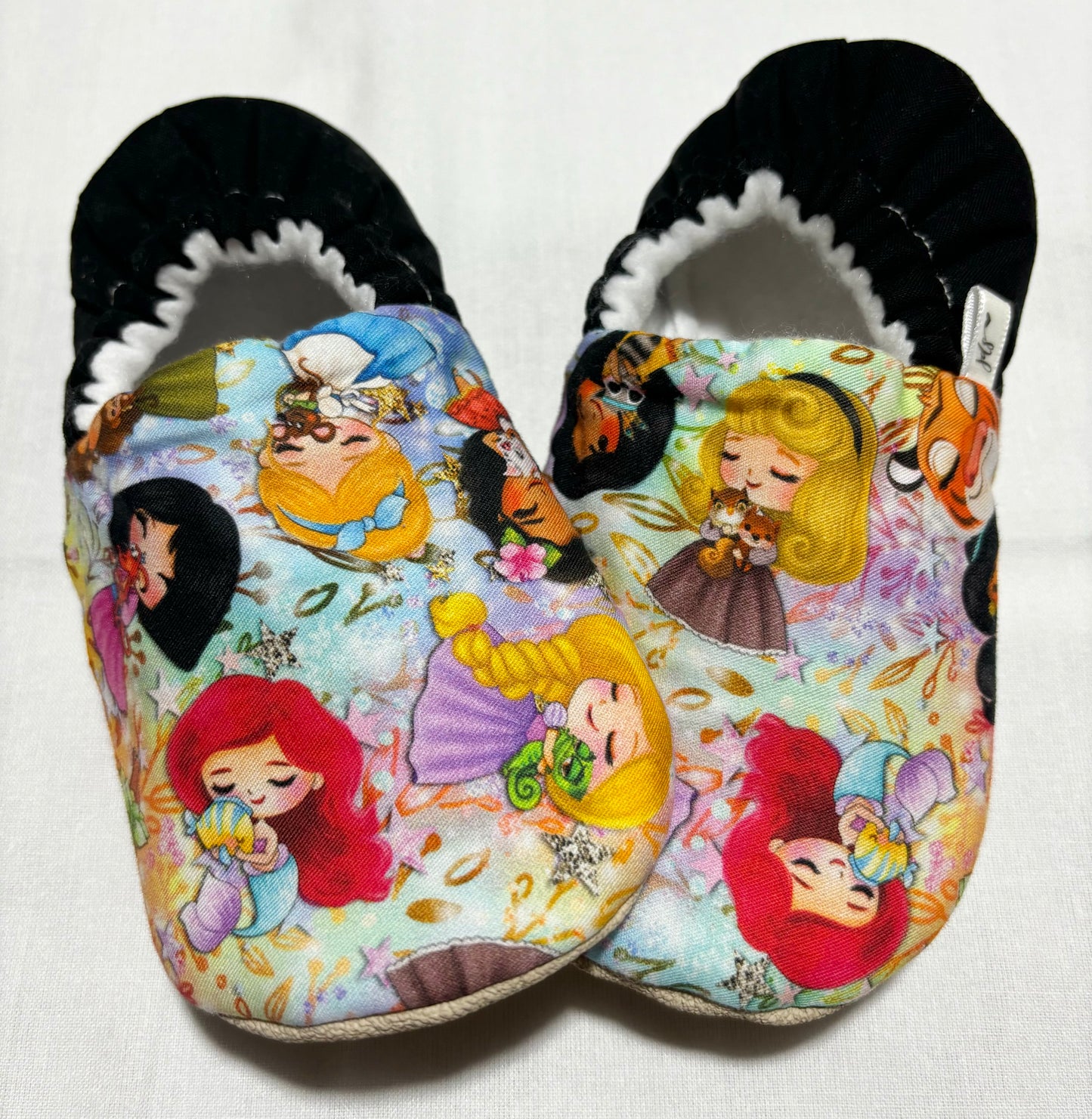 THROWBACK MOCCS - SIZE 9